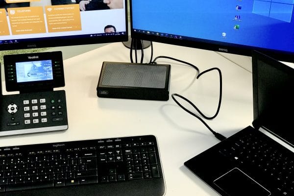Docking Station van het merk Display Link bij VedaCom op kantoor
